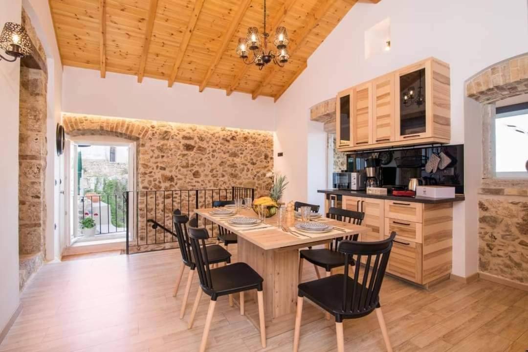 Vila Nikolas Est 1773 Áno Korakiána Exteriér fotografie